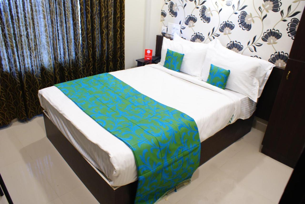 Collection O 8267 Galaxy Inn Kochi Eksteriør bilde
