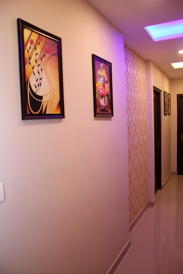 Collection O 8267 Galaxy Inn Kochi Eksteriør bilde