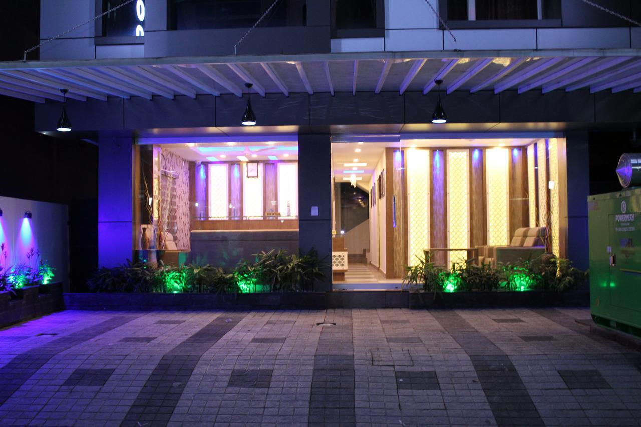 Collection O 8267 Galaxy Inn Kochi Eksteriør bilde