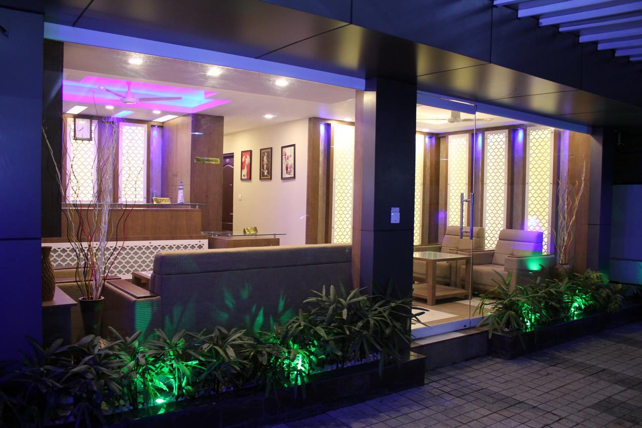 Collection O 8267 Galaxy Inn Kochi Eksteriør bilde