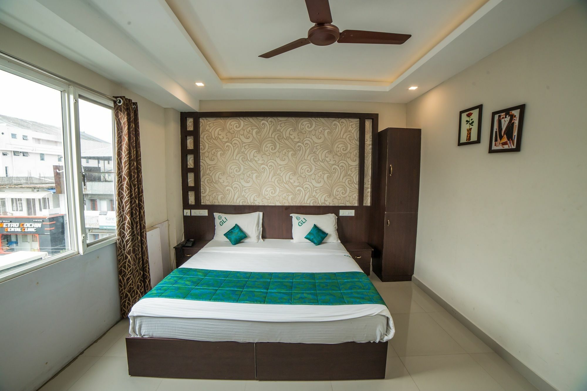 Collection O 8267 Galaxy Inn Kochi Eksteriør bilde